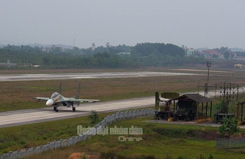 Hổ mang chúa Su-30MK2 Lam Sơn tự tin làm chủ bầu trời